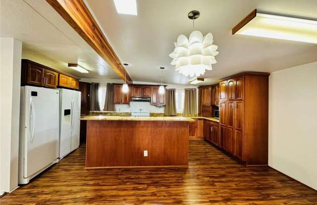 Spacious Single level 5 bedrooms, 3 baths w/ PV Panels in Makakilo Available Now! Gallery 4