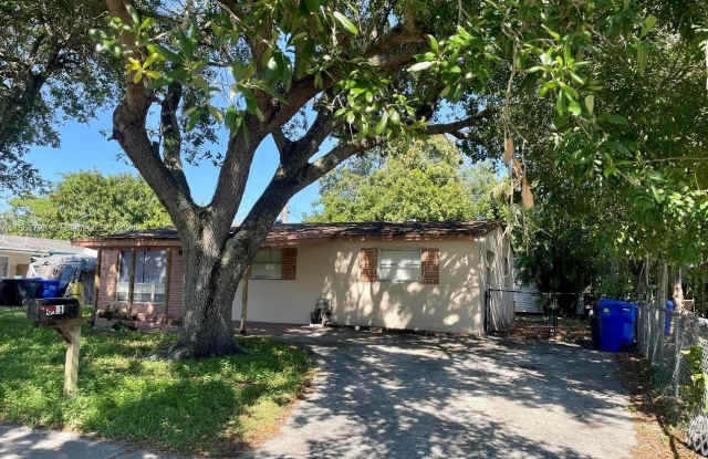 811 N 64th Ter - 811 North 64th Avenue, Hollywood, FL 33024
