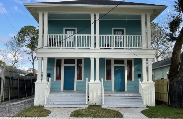2233 Cambronne St - 2233 Cambronne Street, New Orleans, LA 70118