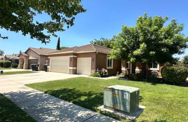 NW Visalia Home Coming Soon! Walking distance to Denton Elementary photos photos