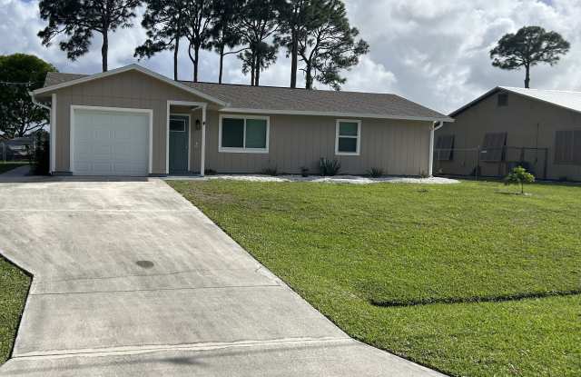 2380 Southeast Harrington Avenue photos photos