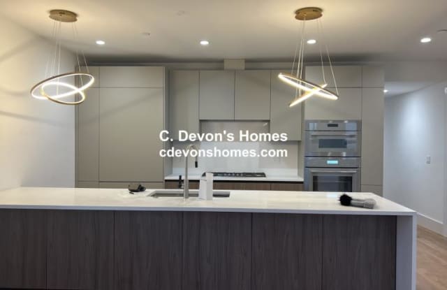 726 East 8th St. photos photos