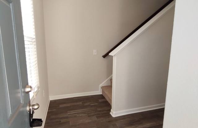 Townhome Located in Sanford- Minutes from Shopping, Dining, and Community Parks! Wont last long- Call Today! Gallery 4