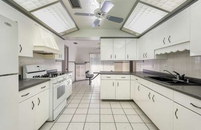 2908 Ivy St - 2908 Ivy Street, Titusville, FL 32796