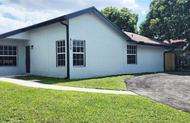 8120 SW 4th Ct Gallery 1