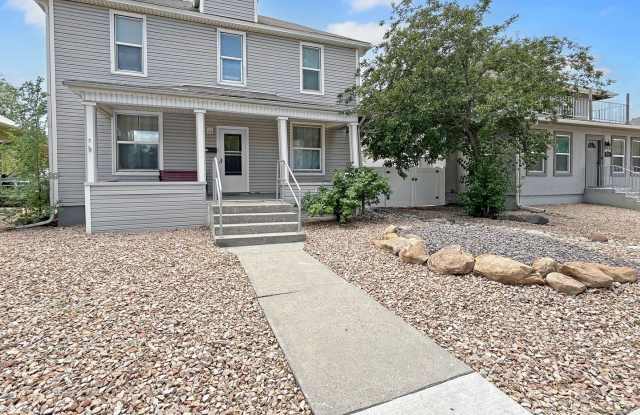 Fully Furnished 4-Bedroom Home | Downtown | Short-Term Lease! Gallery 1