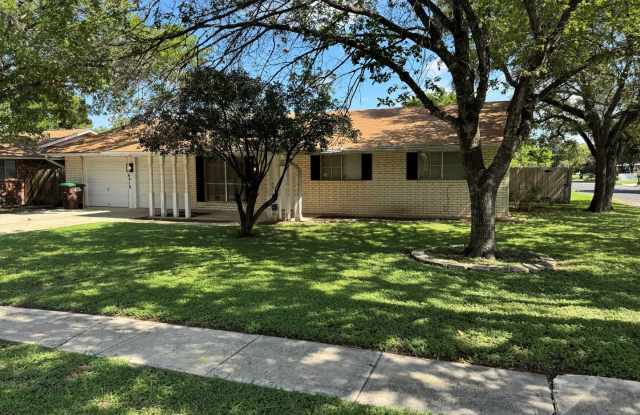 Welcome home to 6919 Moon Lake! Gallery 1