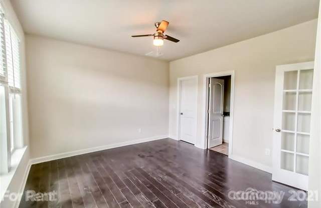 7913 Reunion Row Drive Gallery 4