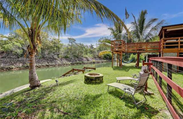 7245 S Waterway Dr - 7245 South Waterway Drive, Coral Terrace, FL 33155