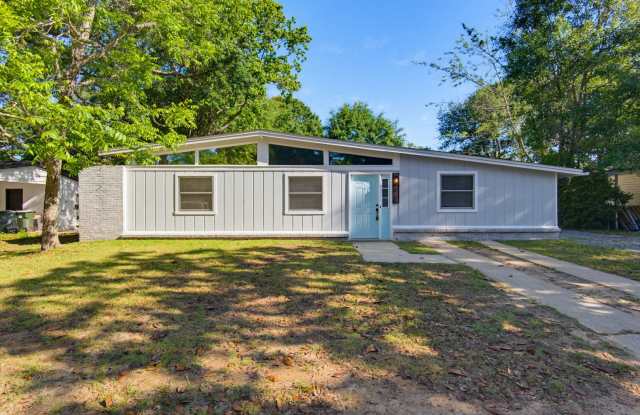 908 Rock Creek Ave Pensacola: MOVE-IN SPECIAL: HALF OFF YOUR FIRST FULL MONTH’S RENT! Gallery 1