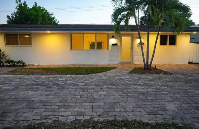 7620 NW 15th St photos photos