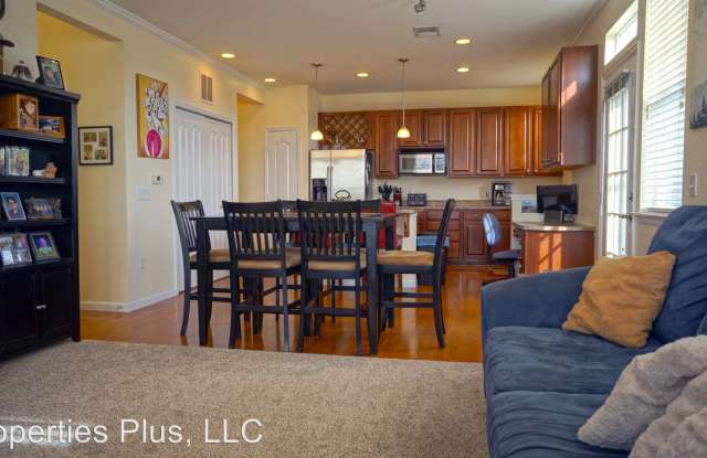12806 King Street Gallery 3