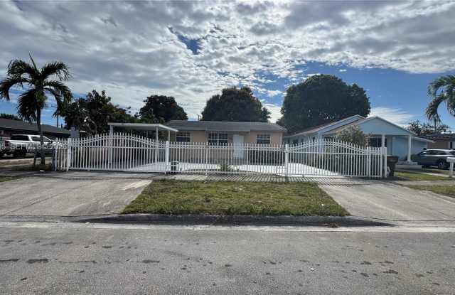 266 E 12th St photos photos