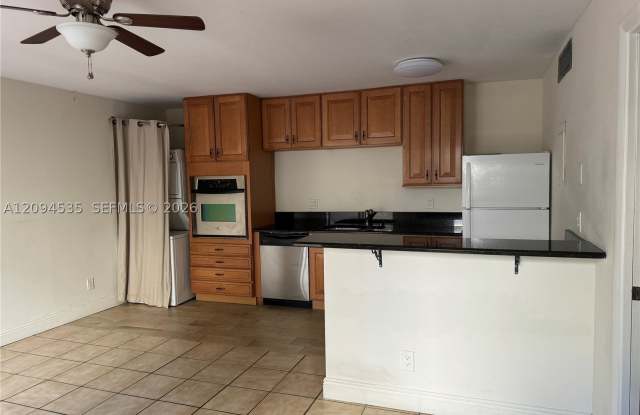 637 Executive Center Dr Gallery 2