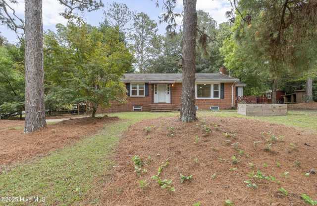555 N Leak Street unit: B - 555 North Leak Street, Southern Pines, NC 28387 555 N Leak Street unit: B - 555 North Leak Street, Southern Pines, NC 28387