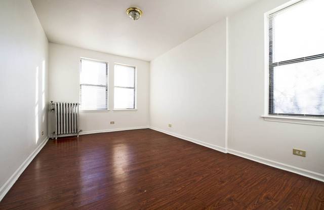 1734 E 72nd Street Apartments Gallery 4