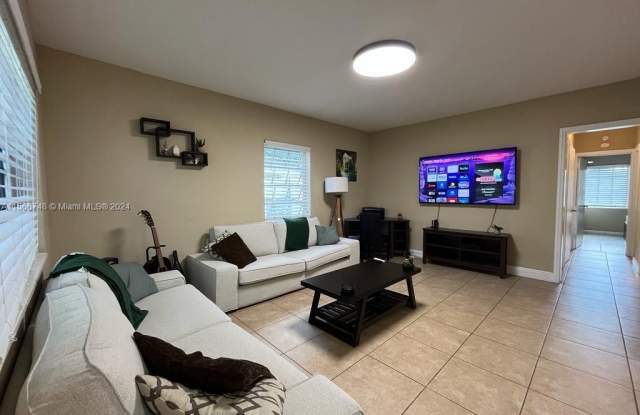 1414 NE 178th St - 1414 Northeast 178th Street, North Miami Beach, FL 33162