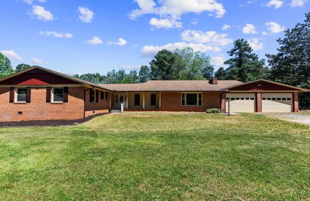 Large 4-Bed Brick Rancher with 2-Car Attached Garage! photos photos