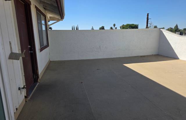 3112 La Costa Street #D - Upstairs Apartment Gallery 2
