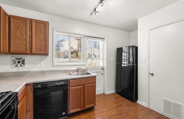 6126 Northwood Drive Gallery 1