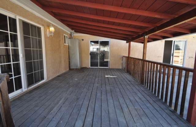 8BD/4BA on Rockford! Great Yard! Gallery 2