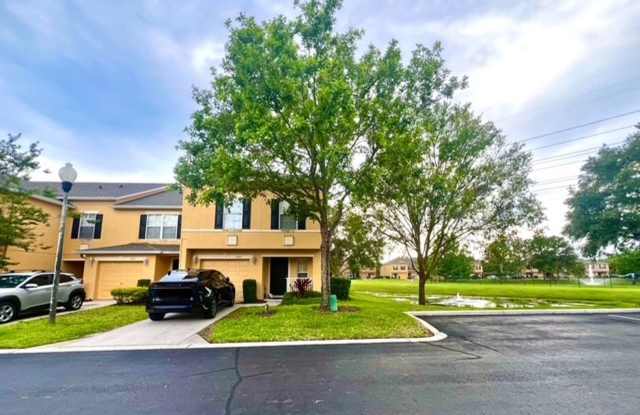OVIEDO RENTAL-Fresh paint! Inviting 2 story 3 bd 2.5 bath townhouse located in Hawthorne Glen - Move in July 10,2025!! photos photos