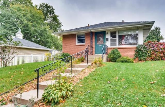 216 South Dunlap Street - 216 Dunlap Street South, St. Paul, MN 55105