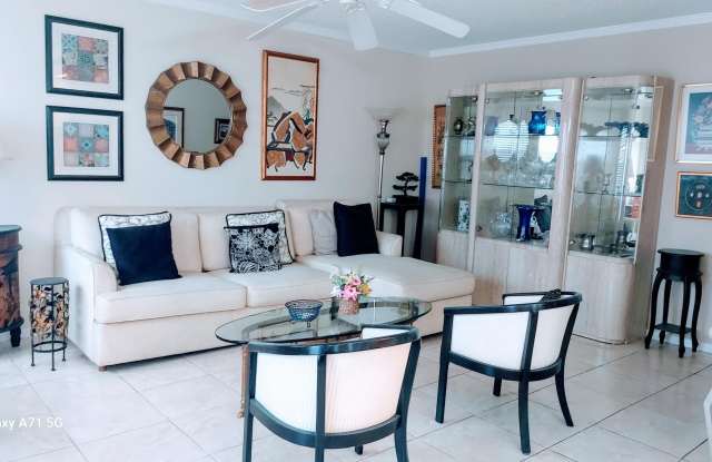 2067 AINSLIE D Drive Gallery 4