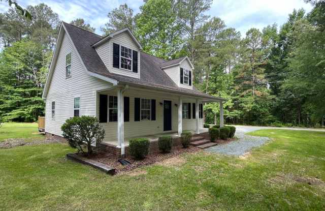 Beautiful, updated 3 BR 2 BA home in peaceful country setting, minutes to Perry Harrison Elementary photos photos