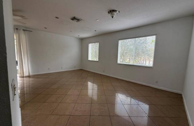 2858 S Oasis Dr photos photos