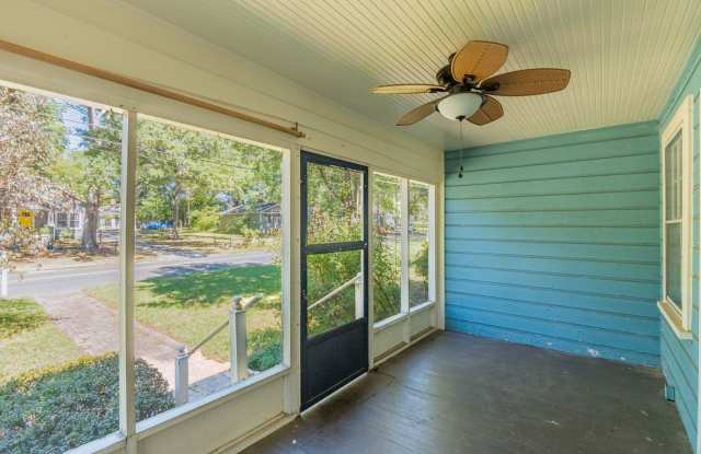 Charming Durham Home with ADU, Screened Porch & Hardwood Floors Gallery 4