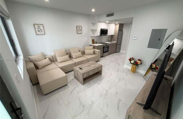 944 Jefferson Ave photos photos