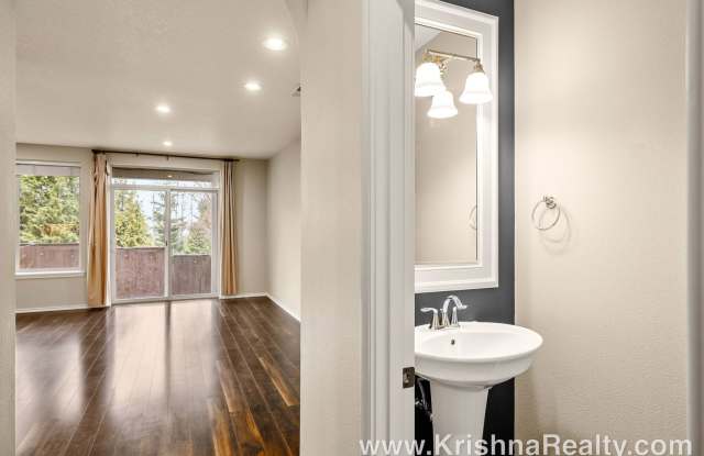 Charming 2 BD | 2.5 BA | Townhome located in Arbor Woods At Murray Hill Community | Great Location! | Spectacular Views Gallery 4
