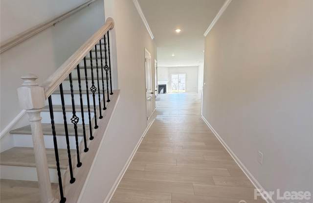 6271 Fairfax Cove Gallery 3