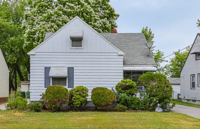 27471 Forestview Ave - 27471 Forestview Avenue, Euclid, OH 44132