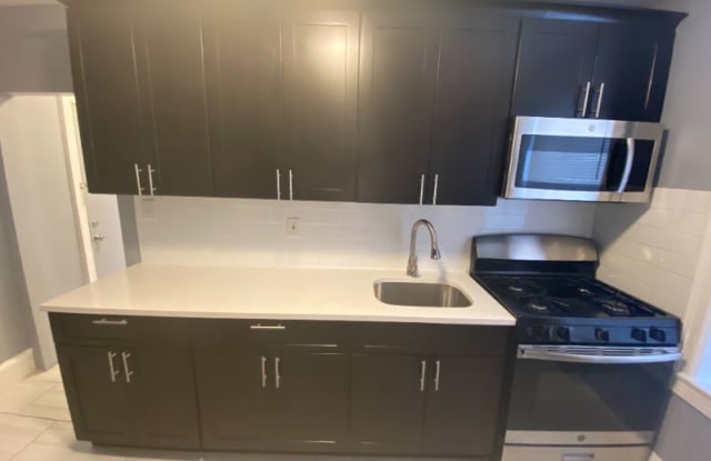 126 W 47th St 4E - 126 West 47th Street, Bayonne, NJ 07002