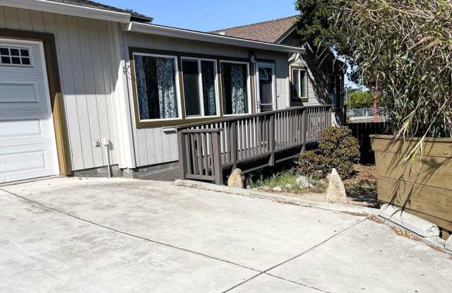 Beautiful 2 Bedroom Home - 3137 Crescent Avenue, Marina, CA 93933
