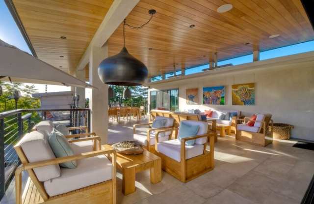 253 East Jason Street Gallery 2