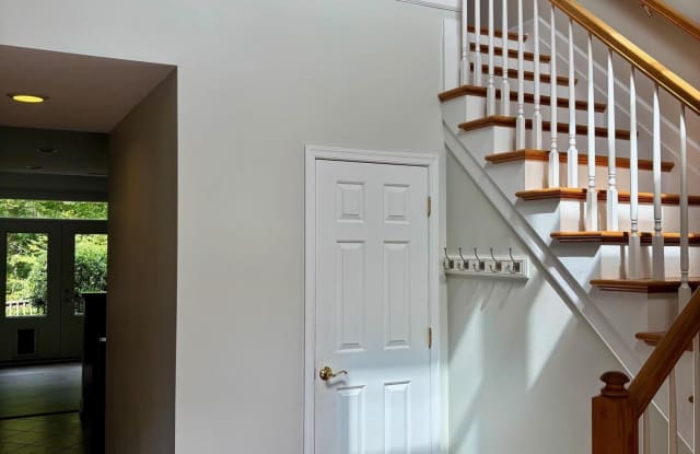1270 CHATHAM RDG Gallery 2