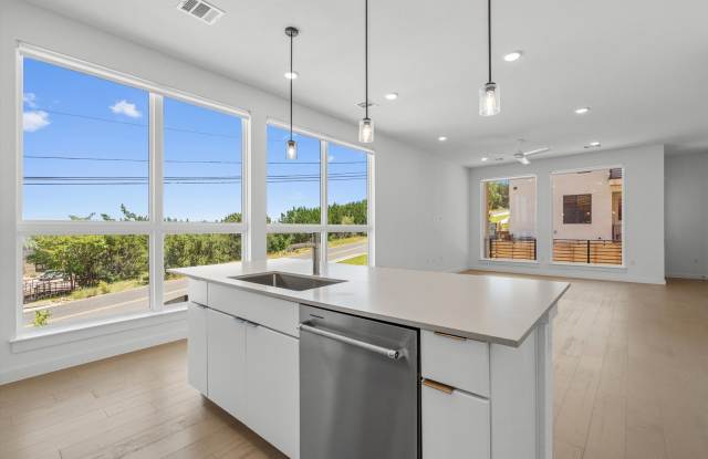 6823 Wolfcreek Pass, Unit 8, Austin, TX 78749 photos photos