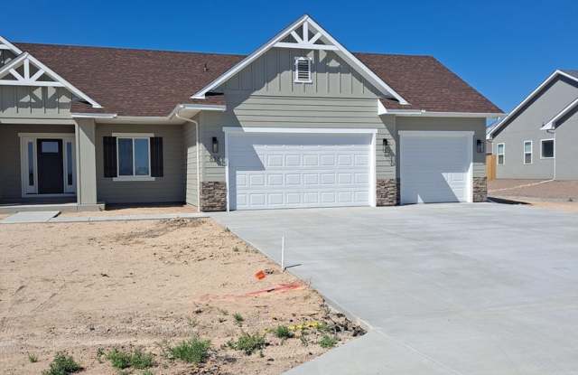 ALL PROSPECTIVE TENANTS MUST SUBMIT A $58 NON-REFUNDABLE APPLICATION FEE PER APPLICANT ONLINE AND BE PRE-QUALIFIED PRIOR TO ANY SHOWINGS photos photos