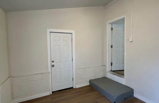119 TYLER Street Gallery 3