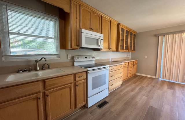 3 Bedroom, 2 Bath home in Live Oak Gallery 4