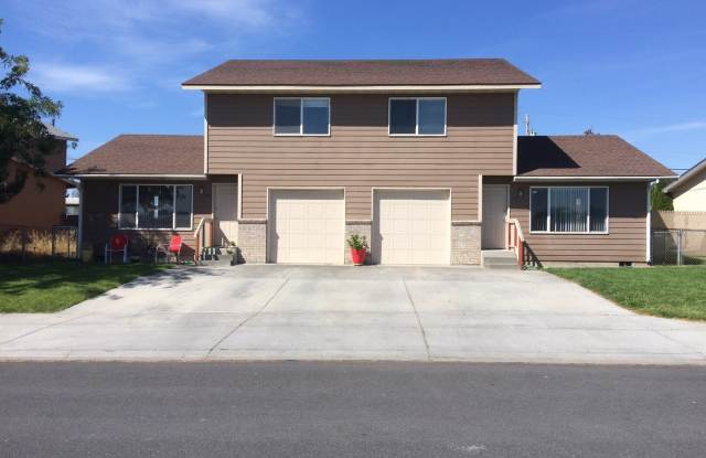 Duplex for Rent, Lake Views  Garage photos photos