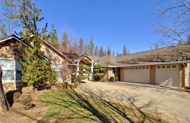 Beautiful Home in Rising Community complete with Unique Upgrades! Gallery 4