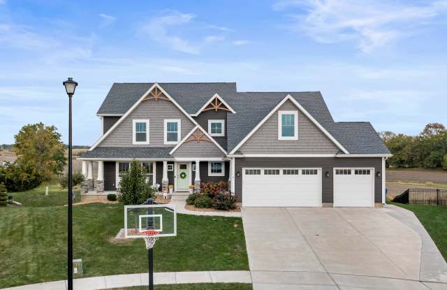 9 William Ct - 9 William Court, Le Claire, IA 52753