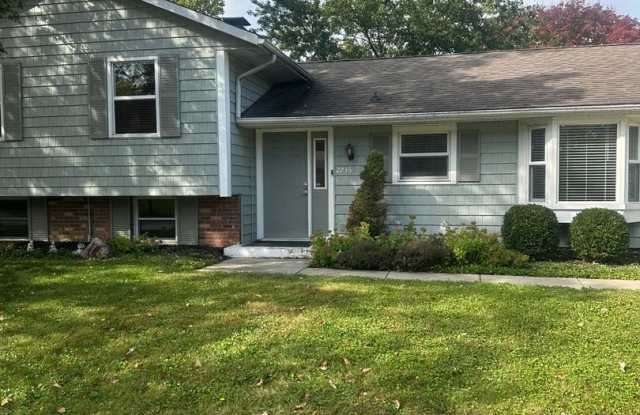 Beautiful 4 bedroom property in West Lafayette with a fenced in back yard!! Gallery 3