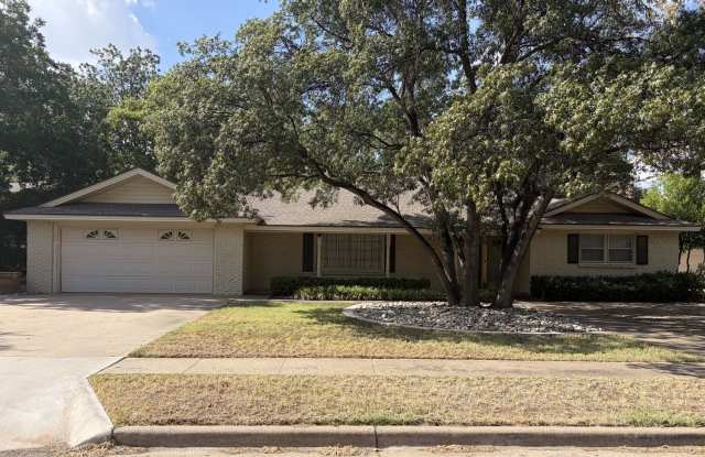 Spacious 4-Bedroom Home for Rent in Lubbock Gallery 4