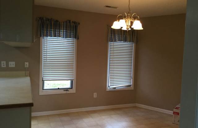 Carolina Pines Home in a Cul-de-Sac - 105 Norman Court, Neuse Forest, NC 28560