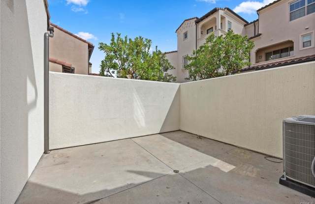 135 Milky Way - 135 Milky Way, Irvine, CA 92618
